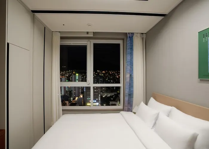 래디언트 남포 호텔 3*